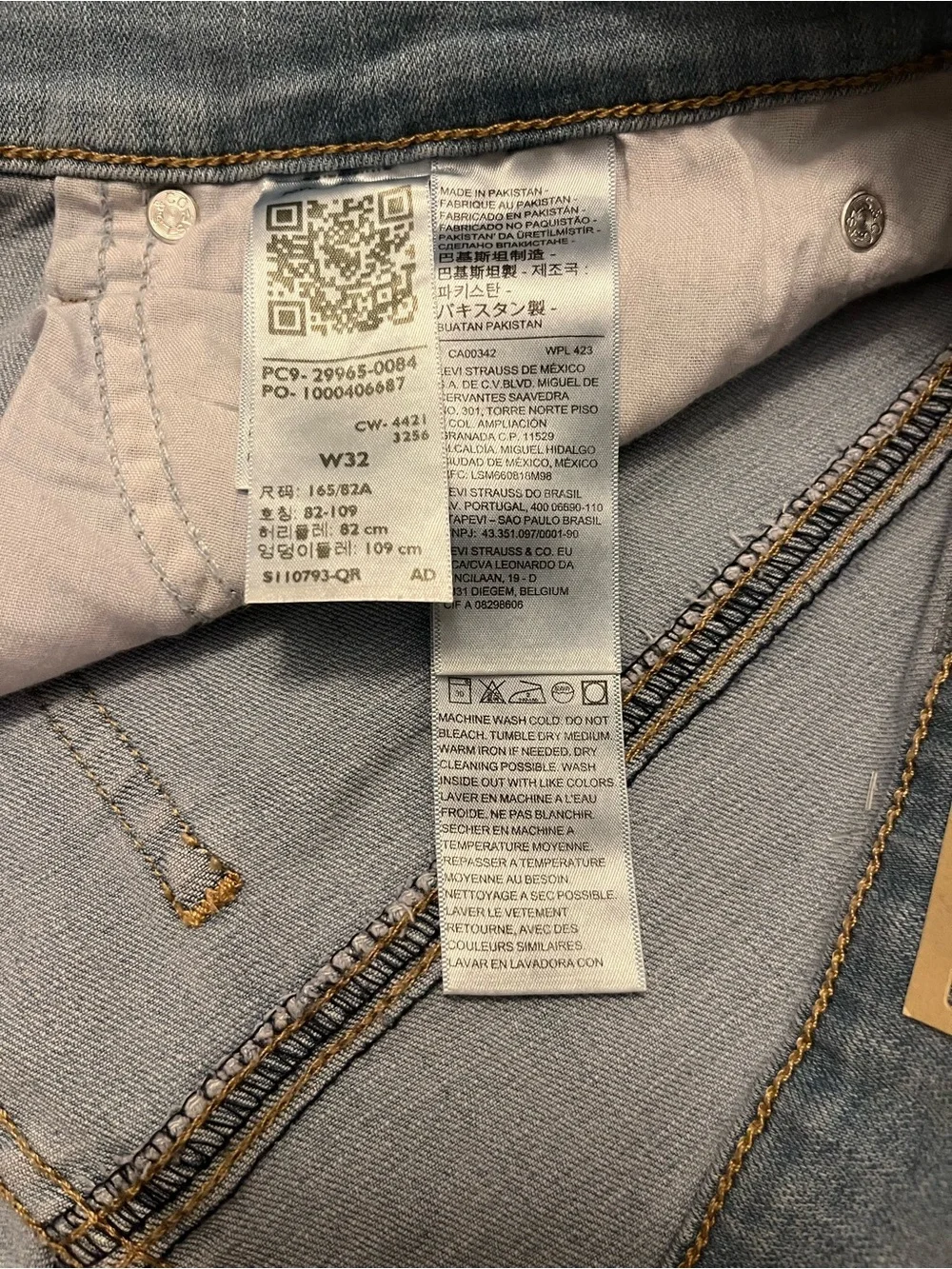 Levi's Light Blue Denim Mid-Length Shorts - Rolled Hem - Picture 8 of 12